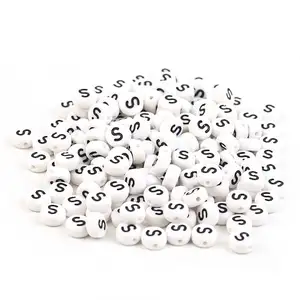 luoshan Wholesale quality 100pcs/pack Acrylic Letter Beads White Background Black 26 English Letter Oval Loose Beads