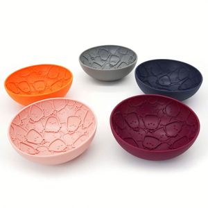 Nouveau design personnalisé bols à eau lenteur en silicone de qualité alimentaire multifonctions portables pour animaux de compagnie et bols à eau pour lécher les aliments - Product Image 4