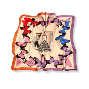 Foulard Quadrato con Farfalle 70x70cm, Accessorio Moda in Seta Stampata per Donne - Product Image 1