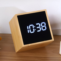 Multifunktionaler Holz-Projektionswecker mit Thermometer, Kalender, LED, Geräuschgesteuert, Digital, Geräuschlos, für Studenten, Nachtuhr