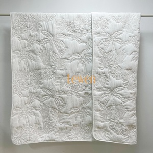 Ensemble de literie 3 pièces en microfibre matelassée de qualité supérieure, garnissage en polyester, <span class=keywords><strong>couvre</strong></span>-<span class=keywords><strong>lit</strong></span> léger et écologique - Product Image 1