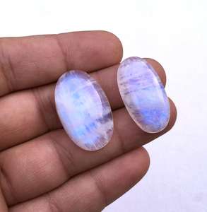 พลอยมูนสโตนสีรุ้งธรรมชาติคุณภาพสูง 2 ชิ้น รูปทรงวงรีเรียบ สีขาว แบบหลวม ขายส่ง - Product Image 2