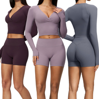 Ensemble de sport TZ4208-7 pour femme : soutien-gorge de sport à manches longues et col en V avec torsion sur le devant, short taille haute sculptant le ventre et rehausseur de fessiers pour la course, la gym et le yoga