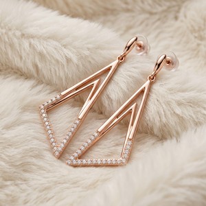 Boucles d'oreilles pendantes géométriques creuses en cuivre plaqué or rose avec zircone cubique, OEM/ODM, bijoux de mode pour femmes - Product Image 2