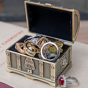 Kotak Penyimpanan Perhiasan Uang Cincin Antik Peti Harta Karun Bajak Laut Klasik Baru dari Logam Paduan Seng - Product Image 6