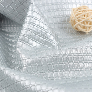 Ventes directes d'usine Le dernier tissu en cuir à carreaux en relief de 0.7mm convient aux manteaux et aux jupes - Product Image 3