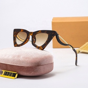 1129 protección UV señoras diseñador venta al por mayor mujeres gafas de sol de lujo gradiente interno inspiración gafas de sol de alta calidad - Product Image 1
