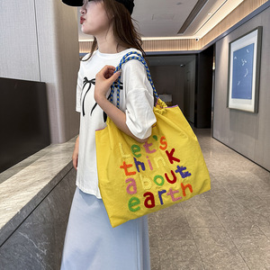 2025 phụ nữ công suất lớn vải sang trọng đầy màu sắc thư Vai Túi với chúng ta Hãy Suy Nghĩ Về Trái Đất thư Thiết kế túi - Product Image 2
