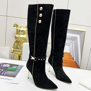 Botas de tacón de aguja de lujo personalizadas para mujer, de gamuza, con punta, hasta la rodilla, de cuero, con hebillas decorativas, botines largos, tacones finos de metal. - Product Image 4