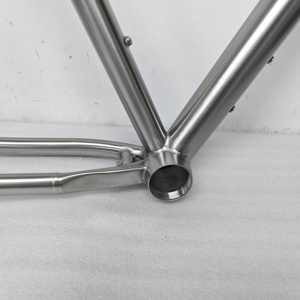 Cadre de vélo de gravier en titane <span class=keywords><strong>700C</strong></span> le plus récent avec conception à montage plat - Product Image 2
