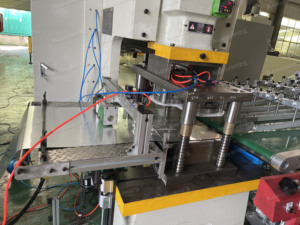 <span class=keywords><strong>Prensa</strong></span> neumática económica de 60T para línea de producción automática de contenedores de papel de aluminio máquina de fabricación de contenedores de papel de aluminio de 50 W - Product Image 3