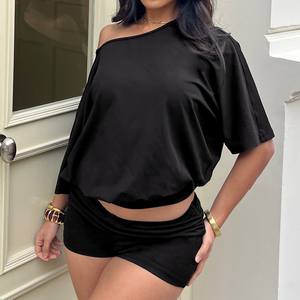 Ensemble décontracté pour femme : Haut ample à manches chauve-souris et dos nu, style short, couleur unie, minimaliste, style urbain, sexy, deux pièces - Product Image 4