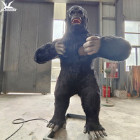 Statue de gorille grandeur nature avec capteur infrarouge et télécommande, modèle d'animal animatronique certifié CE et RoHS pour exposition commerciale en parc à thème