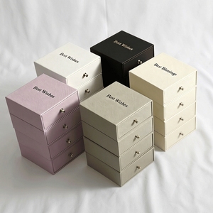 Minimalistische Kleine Schmuckschublade mit Edler Texturpapier-Optik und Metallgriff für Halsketten-Set-Verpackung - Product Image 6
