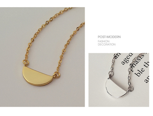 <span class=keywords><strong>Collana</strong></span> da Donna Minimalista con Ciondolo Mezza <span class=keywords><strong>Luna</strong></span> Placcato Oro in <span class=keywords><strong>Argento</strong></span> Sterling - Product Image 4