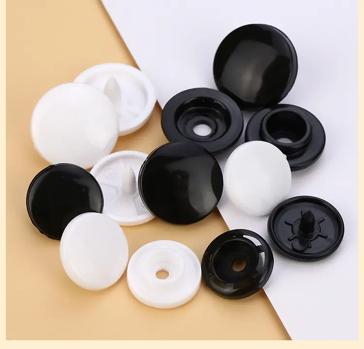 Toptan siyah renk çok boyutları dört parçalı şapka çanta bebek bezi basın plastik Snap düğmesi