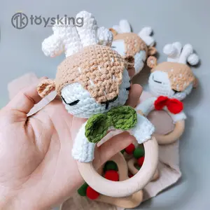 TK regali di natale giocattolo di legno Montessori dentizione Amigurumi Crochet Baby sonaglio renna con papillon massaggiagengive mangiare