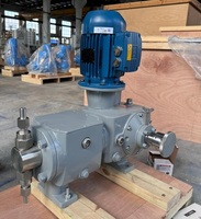 Pompe doseuse à piston résistante aux acides et aux alcalis pour l'injection de réactifs dans les systèmes de désulfuration