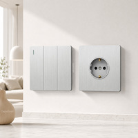 Interrupteur mural gris argenté standard britannique, 4 prises, 16A, ports USB Type-C et USB A, prise française EU pour usage industriel et hospitalier