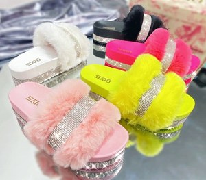 Amazon.com: Whoyun - Pantuflas para mujer con costados de peluche,  sandalias esponjosas de piel sintética suave con puntera abierta, para el  interior y el exterior, color rosa y negro, Rosa, 7 :