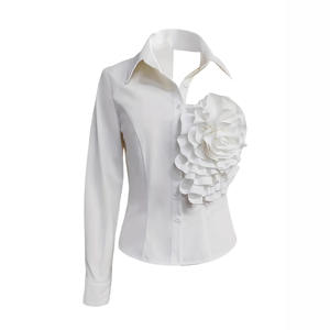 <span class=keywords><strong>Camicetta</strong></span> Bianca <span class=keywords><strong>Monospalla</strong></span> con Apertura 20256 Top Elegante Versatile alla Moda con Grande Fiore 3D Decorativo per Donna - Product Image 2
