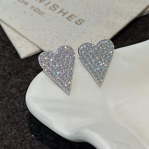 ต่างหูเงินแท้ S925 รูปหัวใจสไตล์วินเทจ ดีไซน์เกลียวแบบโบราณ โดดเด่นไม่ซ้ำใคร ให้ลุคหวานเท่ - Product Image 5