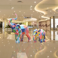 Sculpture d'éléphant abstraite géométrique moderne faite à la main en fibre de verre, couleur personnalisée, durable, marque YUWEI, à poser au sol