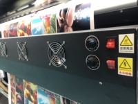 Impresora de Gran Formato con Tinta Eco Solvente y Cabezal I3200 / I1600 / XP600 para Impresión de Letreros Publicitarios para Exteriores