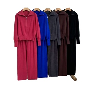 Completo Sportivo da Donna Americano alla Moda con Maglione a Maniche Lunghe con Doppia Cerniera e Pantaloni Casual - Product Image 1