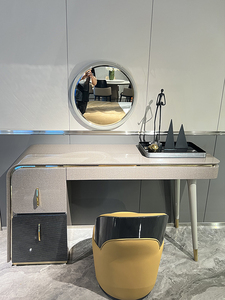 <span class=keywords><strong>Lit</strong></span> de style <span class=keywords><strong>futuriste</strong></span> <span class=keywords><strong>Lit</strong></span> double italien moderne de luxe de 1.8m <span class=keywords><strong>Lit</strong></span> doux pour la maison avec cuir véritable en bois massif haut de gamme - Product Image 4
