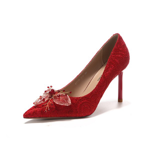 Chaussures de mariage rouges à bout pointu et talon aiguille, ornées, pour mariée et demoiselle d'honneur, élégantes pour occasions formelles, tendance mode à talon haut - Product Image 5