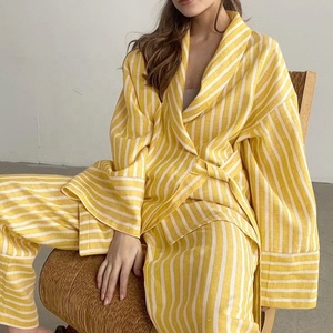 Completo Casual da <span class=keywords><strong>Donna</strong></span> in Cotone e <span class=keywords><strong>Lino</strong></span> a Due Pezzi, Giallo a Righe, Elegante Set da Casa con Camicia a Maniche Lunghe e <span class=keywords><strong>Pantaloni</strong></span> <span class=keywords><strong>Larghi</strong></span> a Vita Alta - Product Image 4