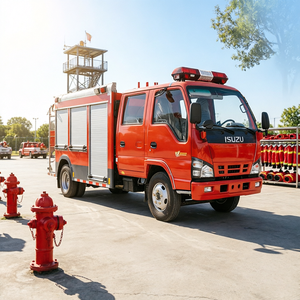Nouveau camion de lutte contre l'incendie Isuzu 4x2 diesel 4m³ avec citerne à eau, 150 CV, camion de lutte contre l'incendie Isuzu avec poudre, eau et mousse - Product Image 1