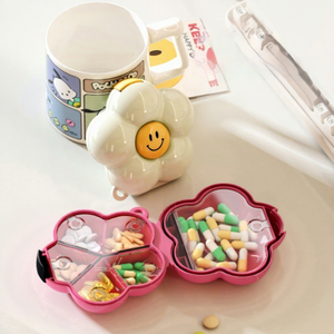 Boîte à médicaments portable mignonne en forme de fleur, cinq compartiments, scellée, pour rangement de boucles d'oreilles et bijoux, vente en gros - Product Image 1