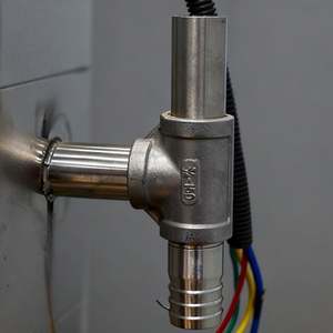 Tank Simy Embouteillage <span class=keywords><strong>Pasteurisateur</strong></span> <span class=keywords><strong>de</strong></span> <span class=keywords><strong>jus</strong></span> <span class=keywords><strong>de</strong></span> fruits d'<span class=keywords><strong>occasion</strong></span> Pasteurisation du lait et machine d'emballage - Product Image 6