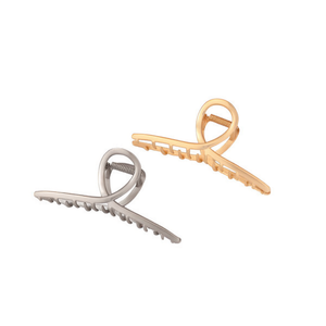 Pinza para el cabello Richland de 11 cm, pinza cruzada de metal, minimalista y moderna para mujeres y niñas - Product Image 1