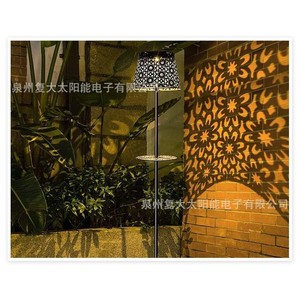 Lampe solaire de jardin LED extérieure étanche en fer forgé avec panneau solaire pour la décoration de patio - Product Image 1