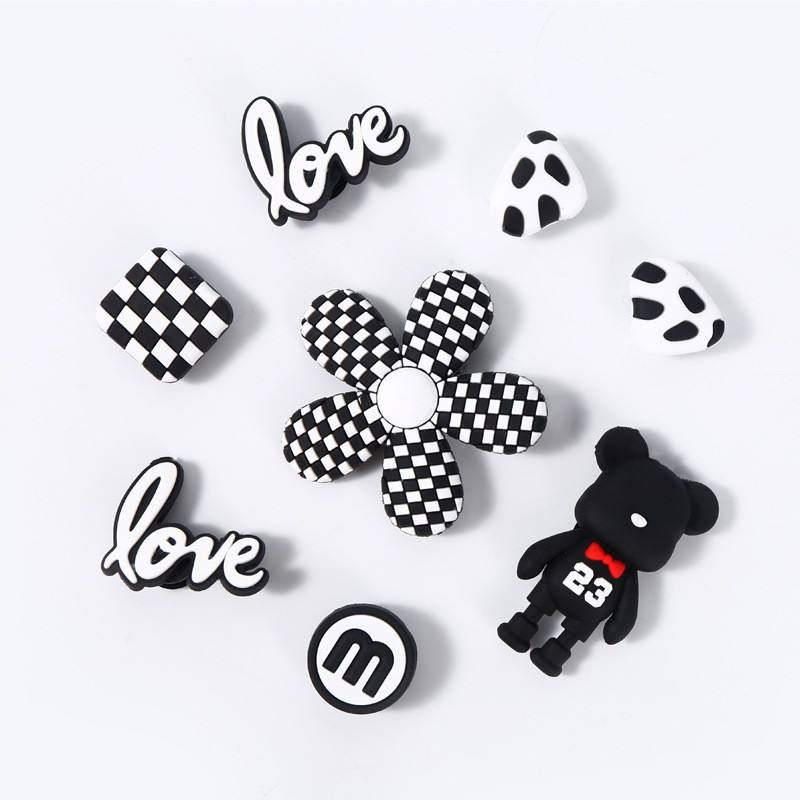 Ours violent noir et blanc