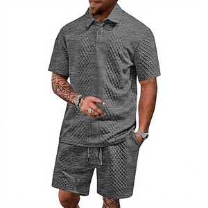 Ensemble polo et short en tricot géométrique gris pour homme, tenue décontractée d'été respirante - Product Image 1