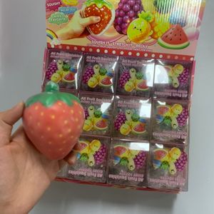 Juguete Sensorial Antiestrés de Fresa Simulada, de PU Brillante con Colores Arcoíris, de Levantamiento Lento, Caja Sorpresa Creativa para Niños - Product Image 1