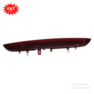 Pour <span class=keywords><strong>Jeep</strong></span> <span class=keywords><strong>Renegade</strong></span> 2015 <span class=keywords><strong>2022</strong></span> Auto feu de freinage élevé 53393384 51953596 feu d'arrêt central monté en hauteur - Product Image 3