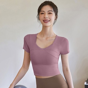 <span class=keywords><strong>T</strong></span>-<span class=keywords><strong>shirt</strong></span> de sport respirant à manches courtes et col en V pour <span class=keywords><strong>femme</strong></span>, coupe ajustée, extensible dans les quatre sens, idéal pour le yoga – Collection é<span class=keywords><strong>t</strong></span>é 2025 - Product Image 1