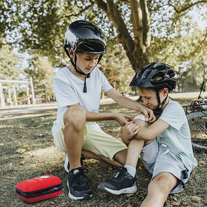 DIN 13157 conveniente fabricación profesional 170 piezas impermeable Eva botiquín de emergencia de primeros auxilios con suministros médicos - Product Image 6