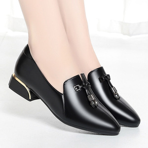 Scarpe da Donna Eleganti Nere con Tacco Basso 3cm, Comode con Suola Morbida, Scarpe da Ufficio Nuove in Pelle Verniciata PU, Tinta Unita, Estive - Product Image 2