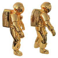 Vente en gros Offre Spéciale figurine d'astronaute en résine galvanisée de 30 cm de haute qualité pour table de salon intérieure/décoration de vitrine extérieure