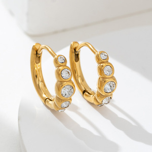 Горячая новинка: Персонализированные серьги из нержавеющей стали с цирконами, не тускнеющие, в стиле Пуэрто, с множеством камней, для женщин, золото 18 карат - Product Image 1