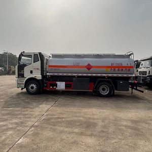 รถบรรทุกน้ำมัน FAW J6L 4x2 ขนาด 15,000 ลิตร รถบรรทุกน้ำมัน 12 คิว สำหรับขนส่งน้ำมันดีเซลและเบนซิน - Product Image 5