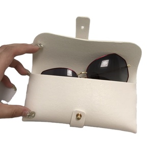 Étui souple pour lunettes de soleil pour femme, pochette anti-poussière portable en non-tissé, housse tendance pour lunettes d'été - Product Image 1
