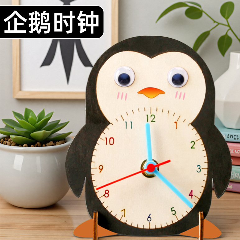 Reloj de pingüino, trae tu propia pintura.