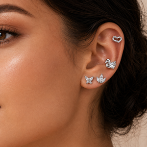 Vente en gros de clous de labret à dos plat en Titane G23 ASTM F136, pour cartilage, avec Zircone cubique argentée motif Cygne, Hypoallergéniques et Sans nickel - Product Image 3